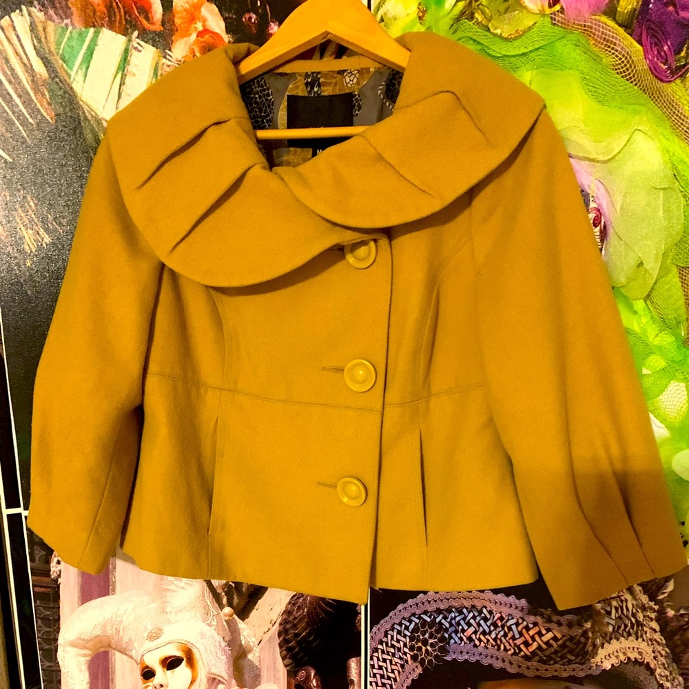 Mossimo Gold jacket Reminiscent of Jackie Kennedy era